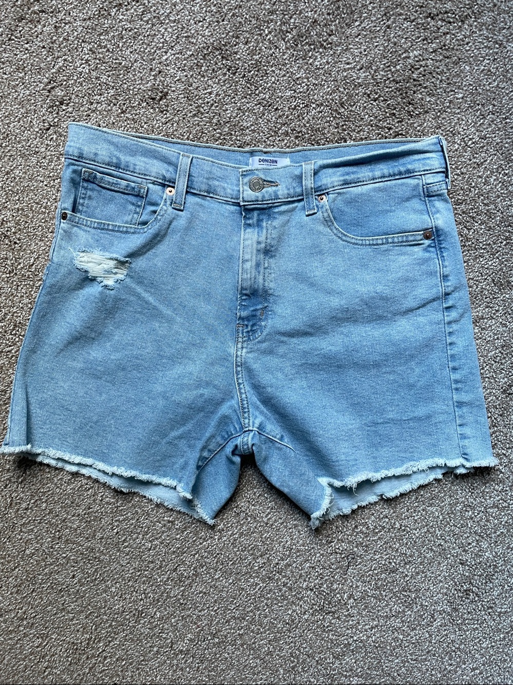 NWOT Levi's Denim Shorts
